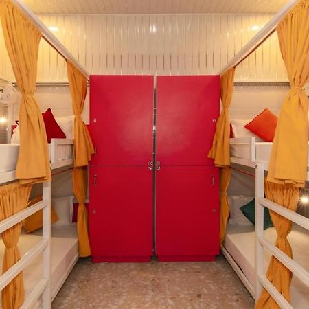 Madpackers Amritsar Bunks, Rooms, & Community Bagian luar foto