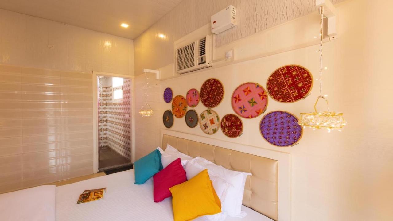 Madpackers Amritsar Bunks, Rooms, & Community Bagian luar foto
